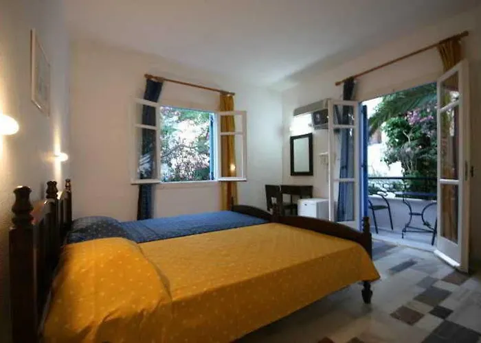 Mare Naxia Отель 2*